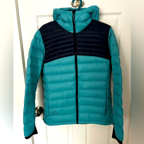 Flylow lightweight puffer. - Picture 1 of 3